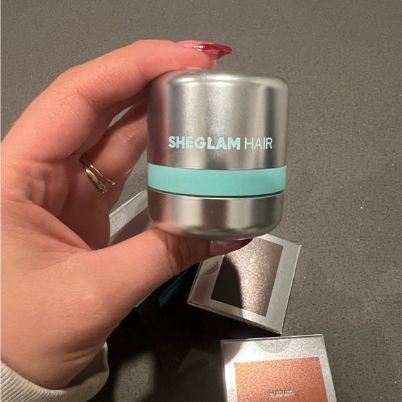 Travel size dry shampoo - Picture 2 of 4